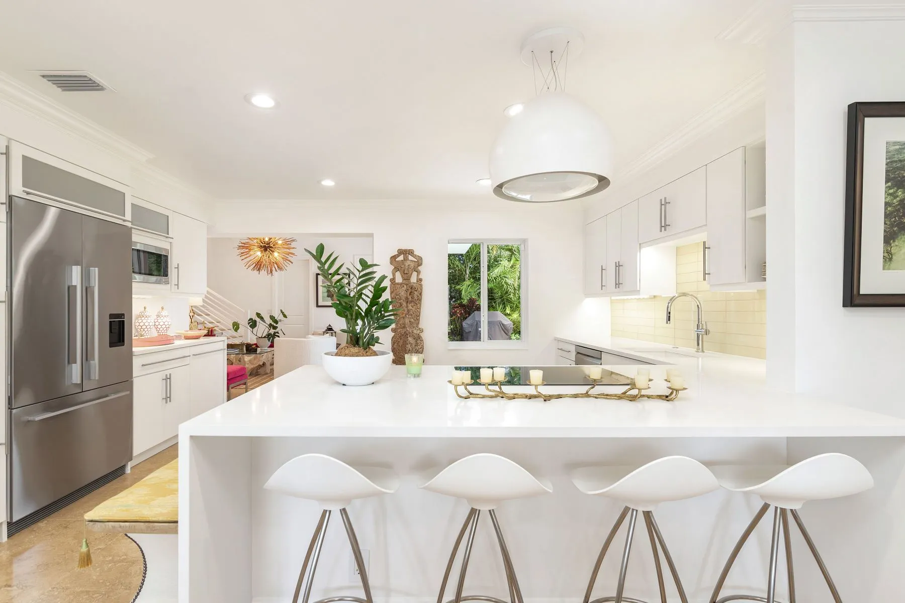 Kitchen island and breakfast bar